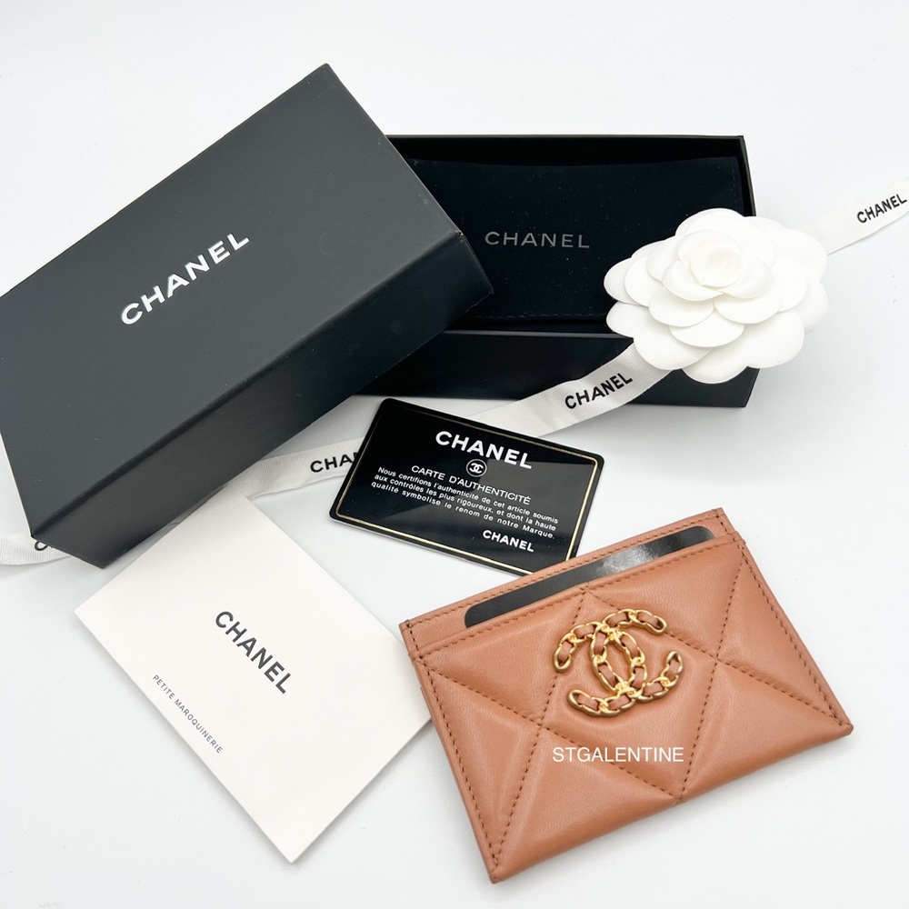 Chanel 19 Caramel Flat Card Holder